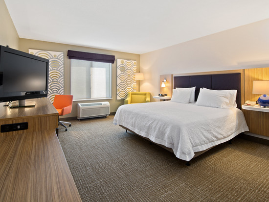 瓦拉瓦欢朋套房酒店