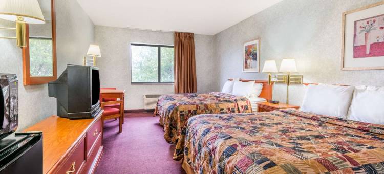 托皮卡戴斯酒店(Days Inn by Wyndham Topeka)图片