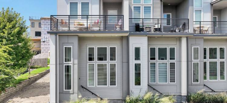 Free Night Deal! Downtown Luxury! Only 2MI to Broadway!4 of 5 Homes in A Row!图片