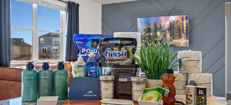 新！适合家庭的住宅，配有台球桌，特大号床(New! Family-Friendly Home with Pool Table, King Beds)图片