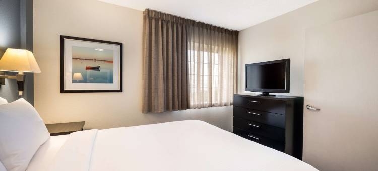 芝加哥利伯蒂维尔索尼斯塔简单套房酒店(Sonesta Simply Suites Chicago Libertyville)图片