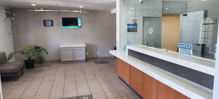 加利福尼亚巴斯托 - I15 及伦伍德路 6 号汽车旅馆(Motel 6 Barstow, CA - I15 and Lenwood Road)图片