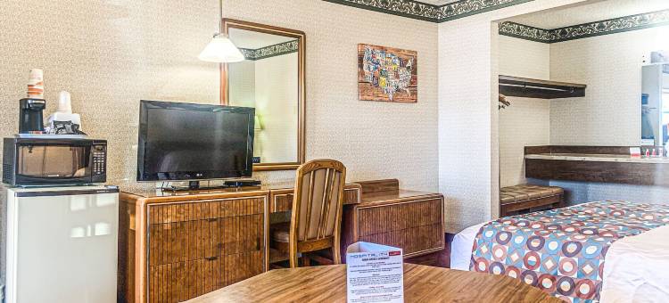 伊克诺套房旅馆(Econo Lodge Inn & Suites)图片