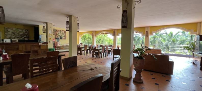 希恩特洛芭揪酒店(Centro Bajo Hotel & Resto)图片