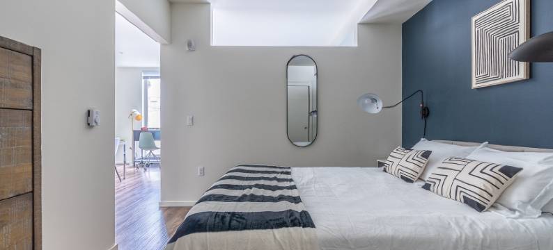 Rooftop Deck and Fitness Center - Luxurious Sophisticated Retreat图片