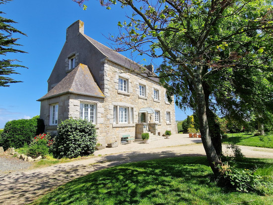 介于土地和海洋之间