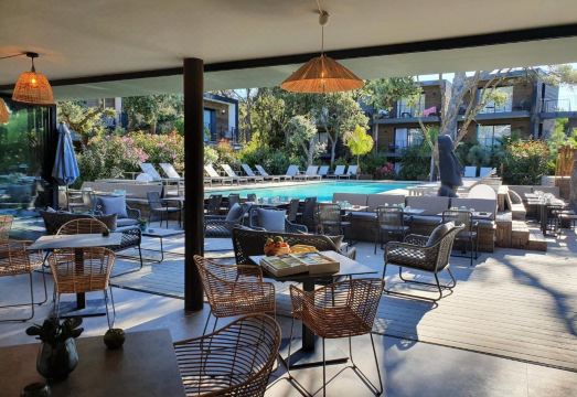 Le Lodge des Îles d'Or Hotel Overview