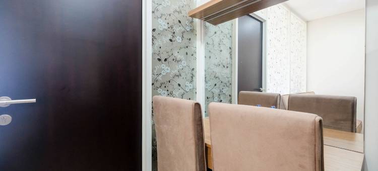 在Atlanta Residences的温暖如家的1卧室公寓，由Travelio提供(Warm and Homey 1Br Apartment at Atlanta Residences by Travelio)图片
