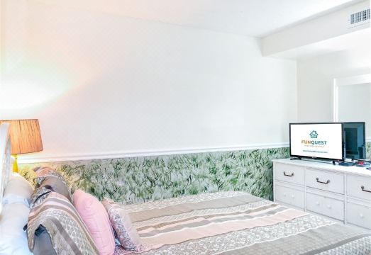 Moondrifter 608 Hotel Overview