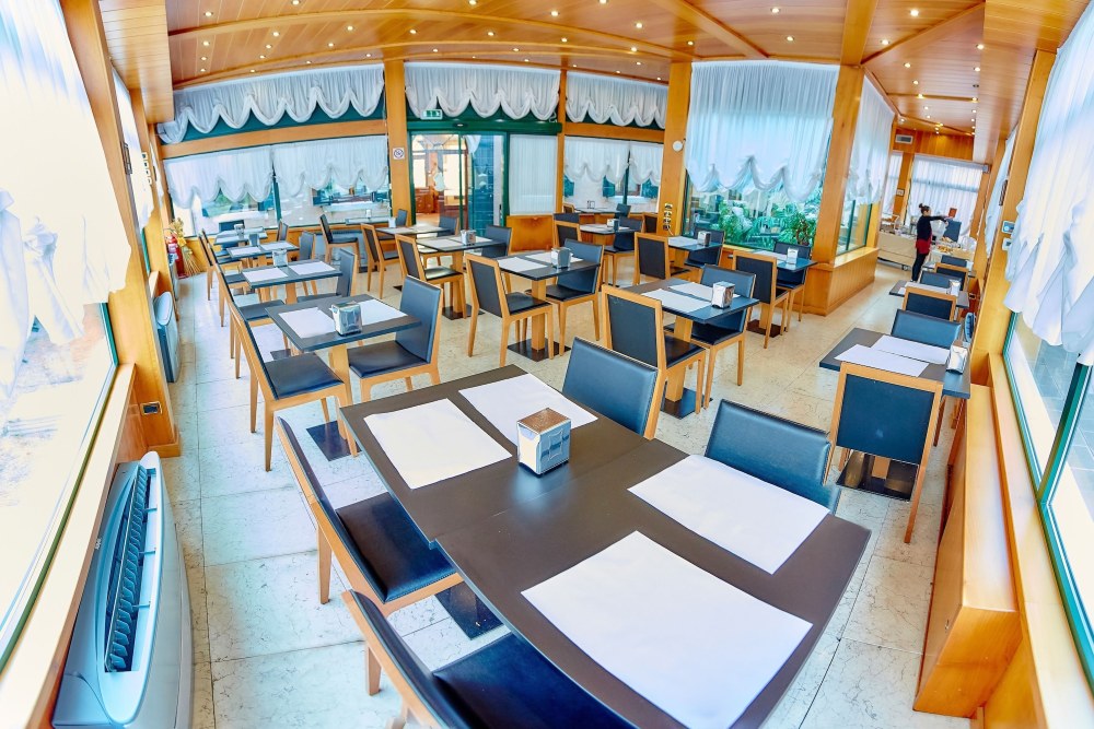 Hotel Riviera dei Dogi Over view