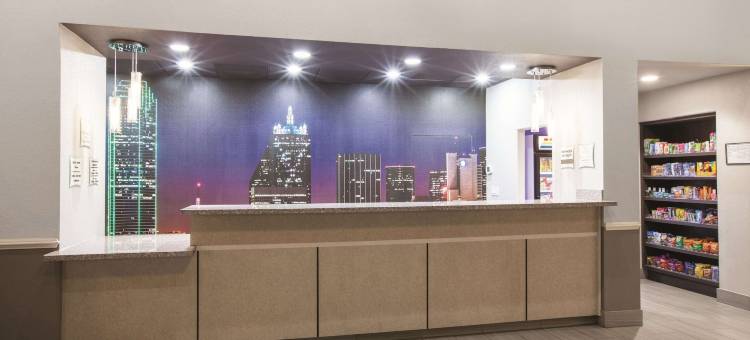 曼斯费尔德拉昆塔温德姆套房酒店(La Quinta Inn & Suites by Wyndham Mansfield TX)图片