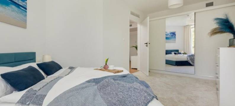 海滨公寓，带室内泳池和桑拿(Beachfront Apartment With Indoor Pool and Sauna)图片