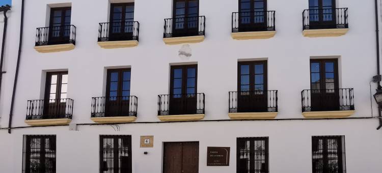 里贝拉门套房(Puerta de la Ribera Suites)图片