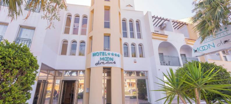 蓝海布里萨罗克塔斯酒店(Hotel Moon Dreams Roquetas)图片