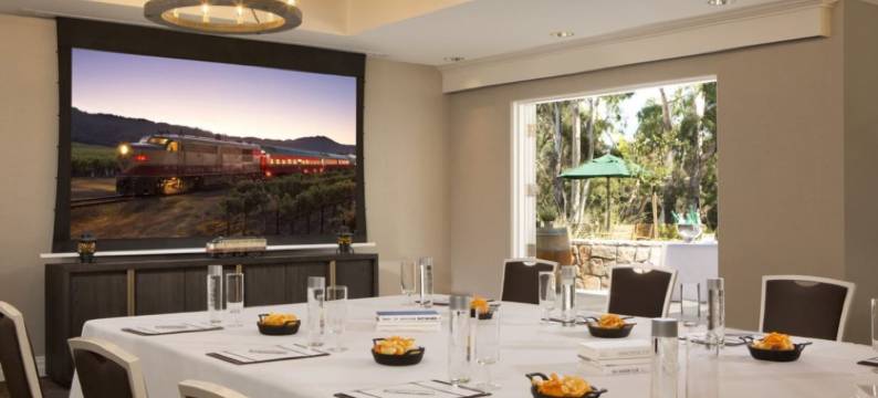 河流露台诺布尔之家酒店(River Terrace Inn, a Noble House Hotel)图片