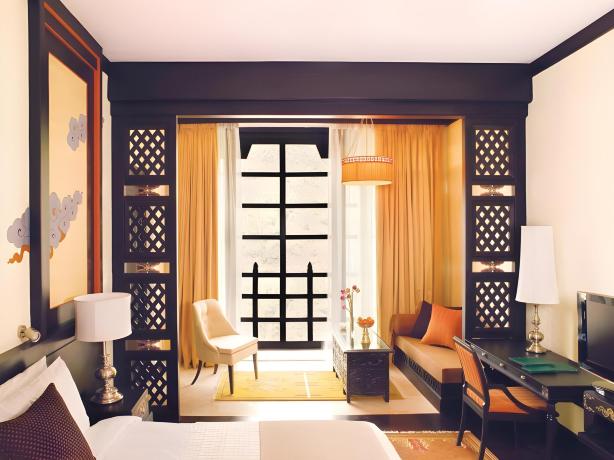 Pemako Hotel Overview