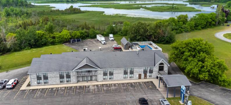 科洛尼尔贝斯特韦斯特酒店(Best Western Smiths Falls Hotel)图片