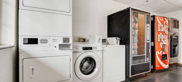 阿拉巴马欧佩莱卡 - 奥本 6 号开放式客房酒店(Studio 6 Opelika, Al - Auburn Al)图片