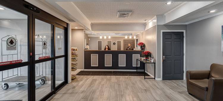 东湖套房(Eastlake Suites Hotel & Conference Center by OYO Urbana)图片