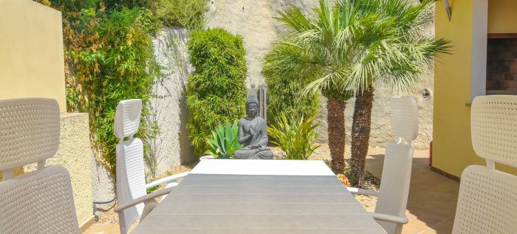 Coastal Villa with Pool图片