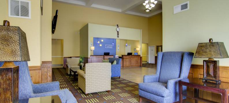 智选假日套房酒店堪萨斯城体育综合区(Holiday Inn Express & Suites KANSAS CITY SPORT COMPLEX AREA by IHG)图片