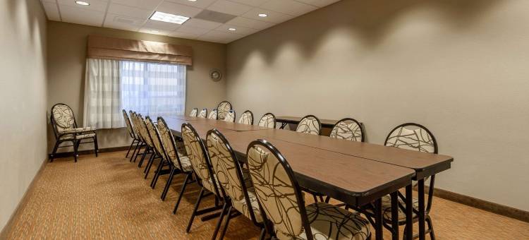 德弗尔斯莱克舒眠套房酒店(Sleep Inn & Suites Devils Lake)图片