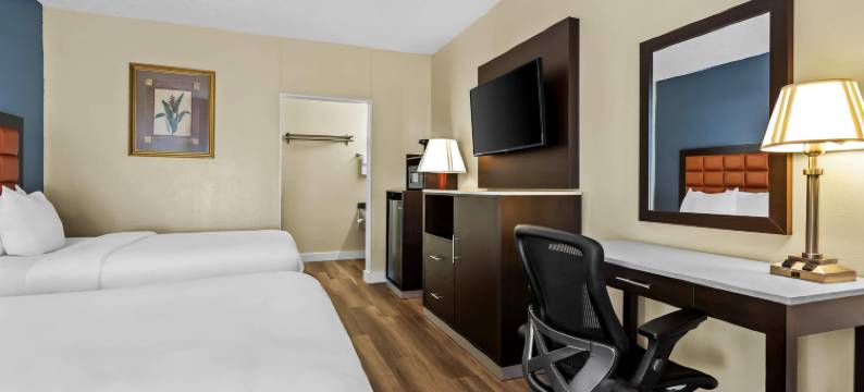 凯艺酒店-机场游艇港(Quality Inn Airport - Cruise Port)图片