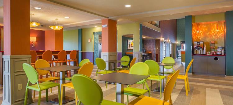 克拉丽奥酒店&套房(Clarion Inn & Suites)图片