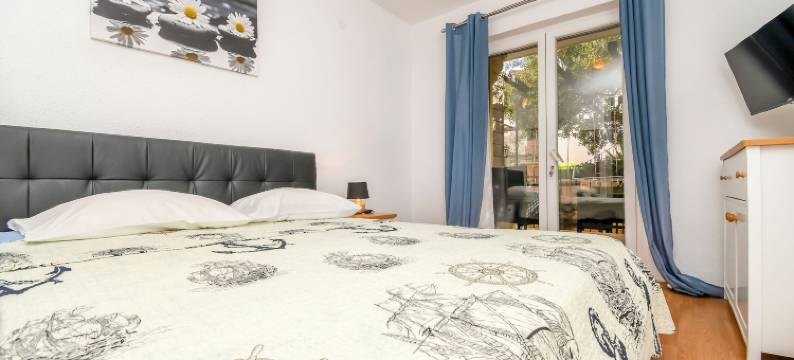 那波里公寓(Apartments and Room Napoli)图片