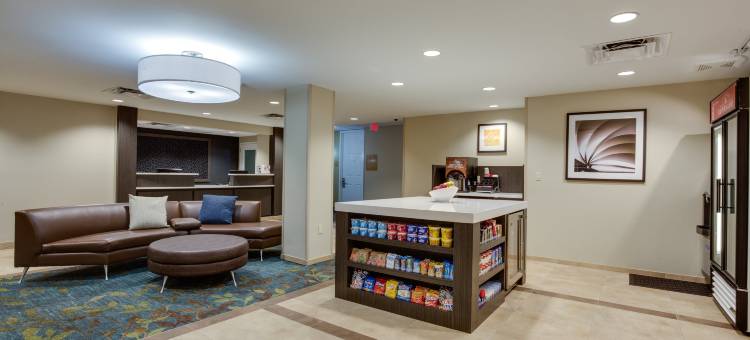 Candlewood Suites 英尺。代尔堡机场/邮轮 by IHG(Candlewood Suites FT. LAUDERDALE AIRPORT/CRUISE by IHG)图片