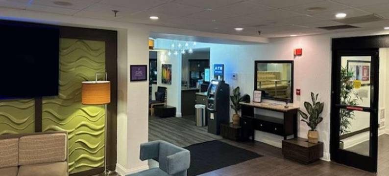 蒙哥马利东 I-240 快捷假日酒店(舒眠套房酒店孟菲斯)(Sleep Inn & Suites)图片