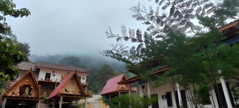 农乔含羞草旅馆(Mimosa Inn Nong Khiaw)图片