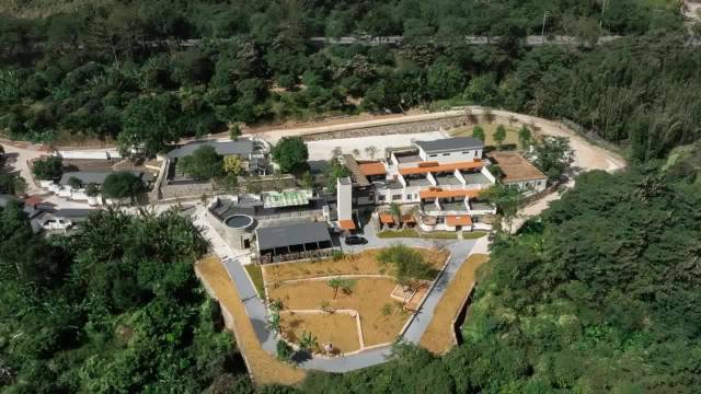 WUBU Hillside Resort