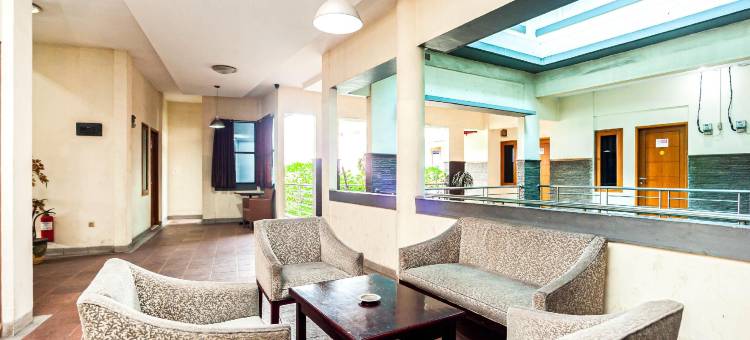 红多兹Plus酒店-近印度尼西亚大学(RedDoorz Plus Near Universitas Indonesia)图片
