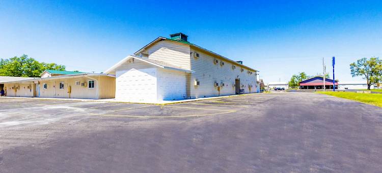 OYO 斯特吉斯的Country Hearth Inn & Suites(Country Hearth Inn & Suites by OYO Sturgis)图片