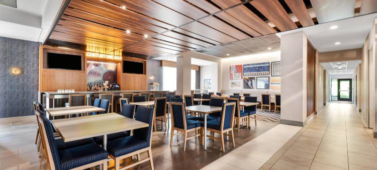 希尔顿纳什维尔机场世纪广场欢朋酒店(Hampton Inn by Hilton Nashville Airport Century Place)图片