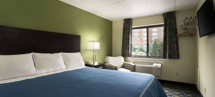 克里夫兰莱克伍德Travelodge by Wyndham酒店(Travelodge by Wyndham Cleveland Lakewood)图片