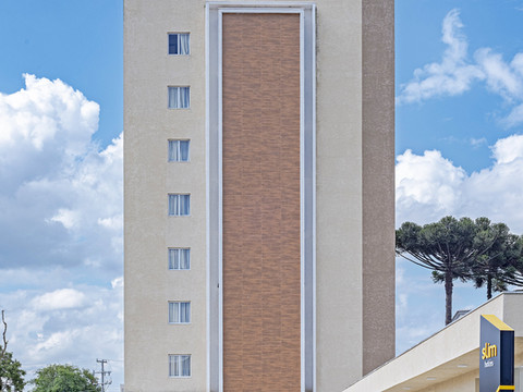 约翰贝特加街斯利姆库里提巴酒店