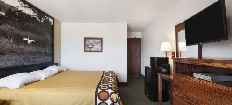 鲍灵格林温德姆速8酒店(Super 8 by Wyndham Bowling Green)图片