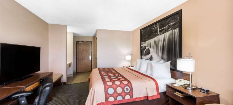 温菲尔德-奎尔里奇区温德姆速 8 酒店(Super 8 by Wyndham Winfield/Quail Ridge Area)图片