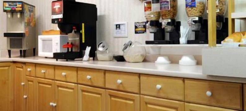 托纳万达中心路酒店(CenterWay Hotel Tonawanda)图片