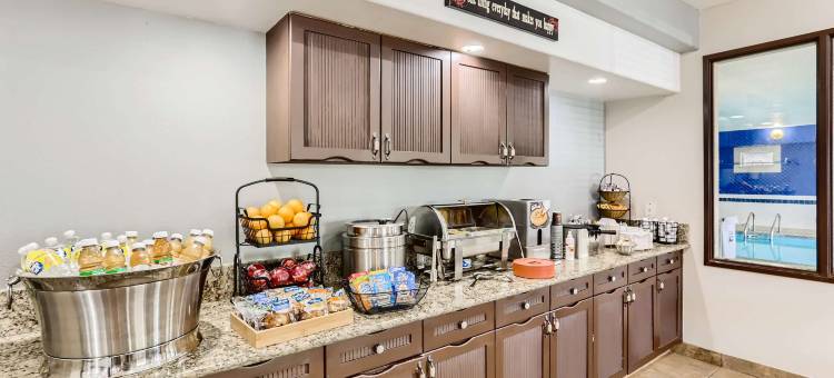 拉夫兰/柯林斯堡区呗盟酒店(Baymont by Wyndham Loveland/Fort Collins Area)图片