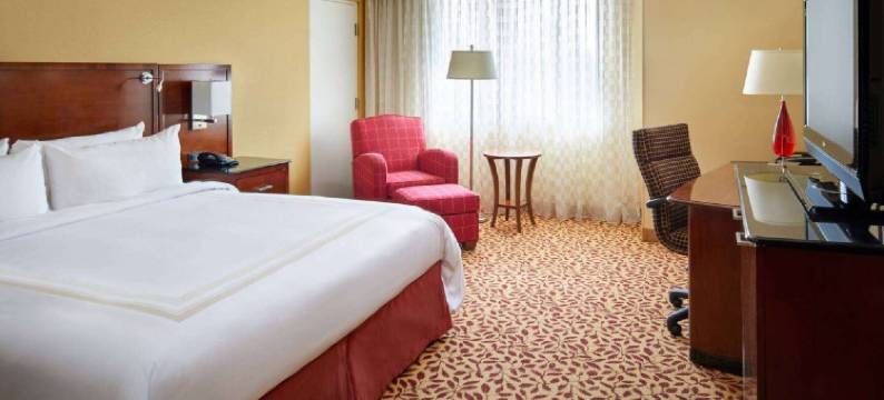 克里夫兰机场温德姆酒店(Wyndham Cleveland Airport)图片