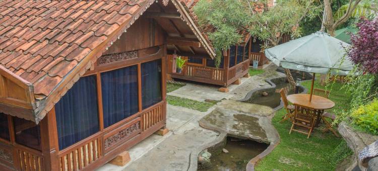 甘榜加佳2号红多兹酒店(RedDoorz Near Farmhouse Lembang)图片