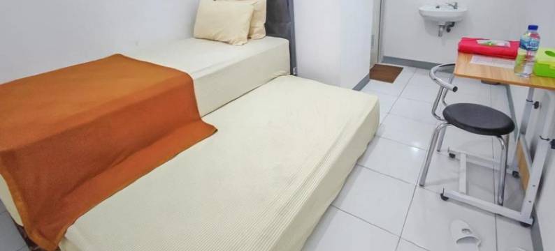 怀卡布巴克米特拉谢金娜寄宿家庭旅馆及咖啡馆 RedDoorz(Shekinah Homestay & Cafe Waikabubak RedPartner)图片