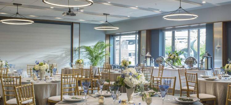 伯灵顿港万怡酒店(Courtyard Burlington Harbor)图片