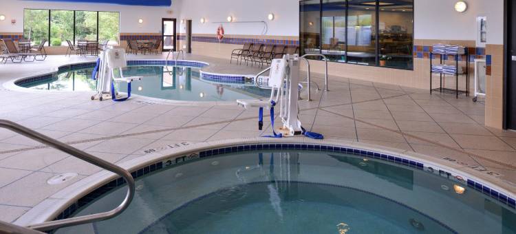 智选假日套房酒店费尔蒙特(Holiday Inn Express & Suites Fairmont)图片