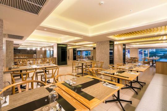 Rattanachol Hotel Over view