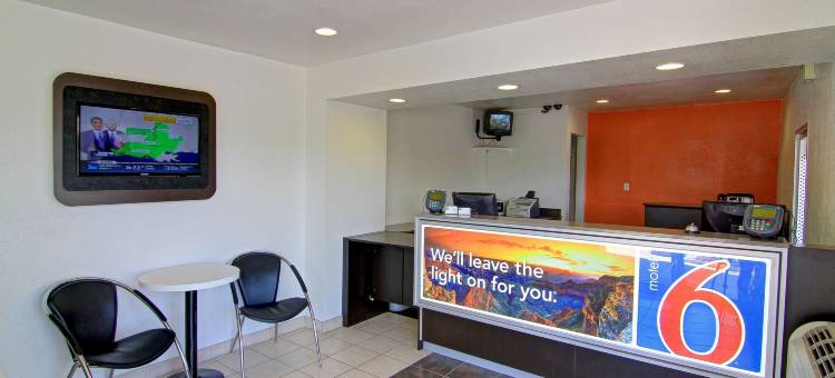 斯科特斯德6号汽车旅馆(Motel 6 Scottsdale, AZ - Old Town Scottsdale/Fashion Square)图片