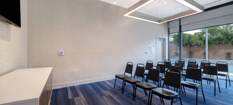 格伦代尔市中心智选假日酒店及套房(Holiday Inn Express & Suites GLENDALE DOWNTOWN by IHG)图片